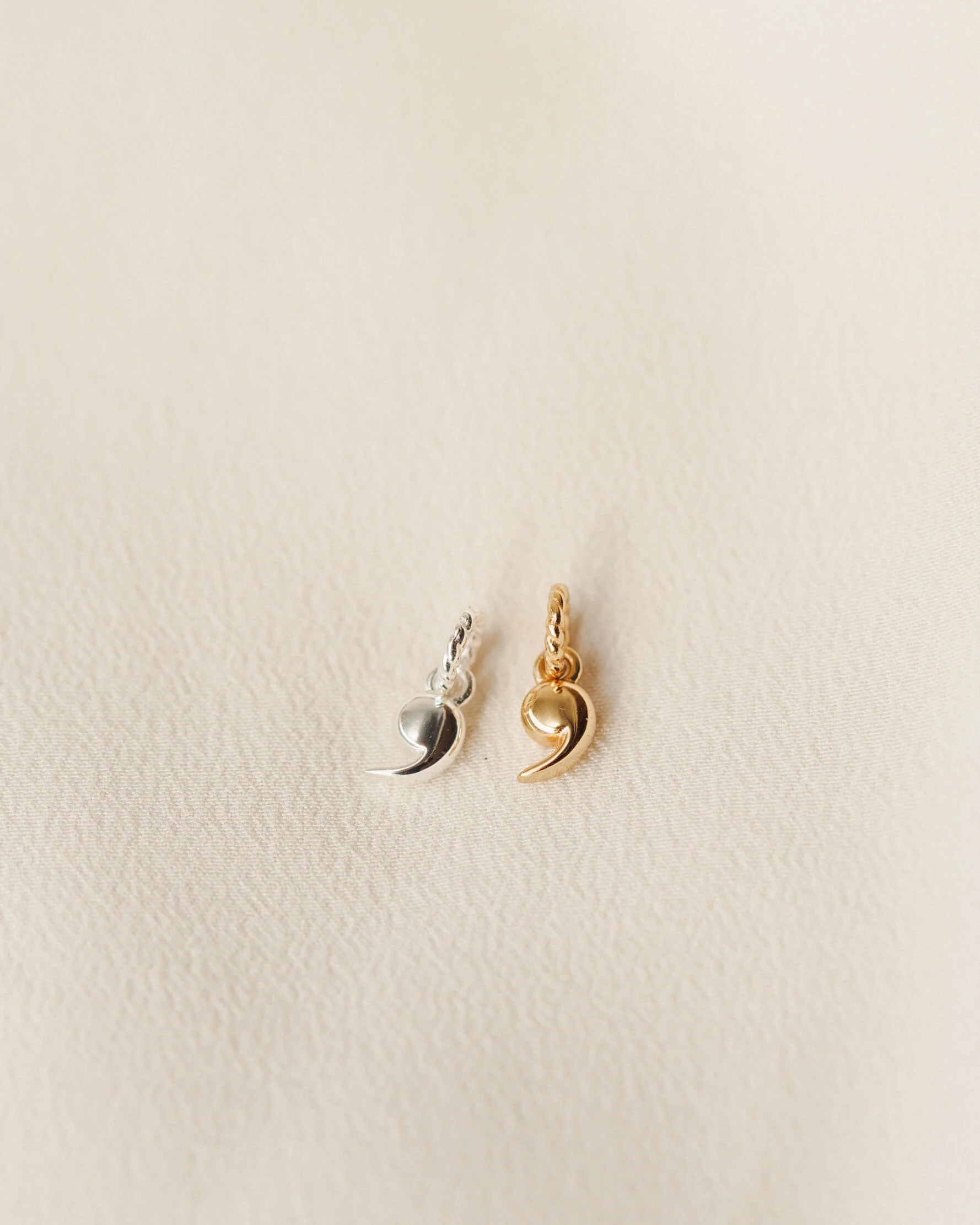 Comma Charm - Image 8