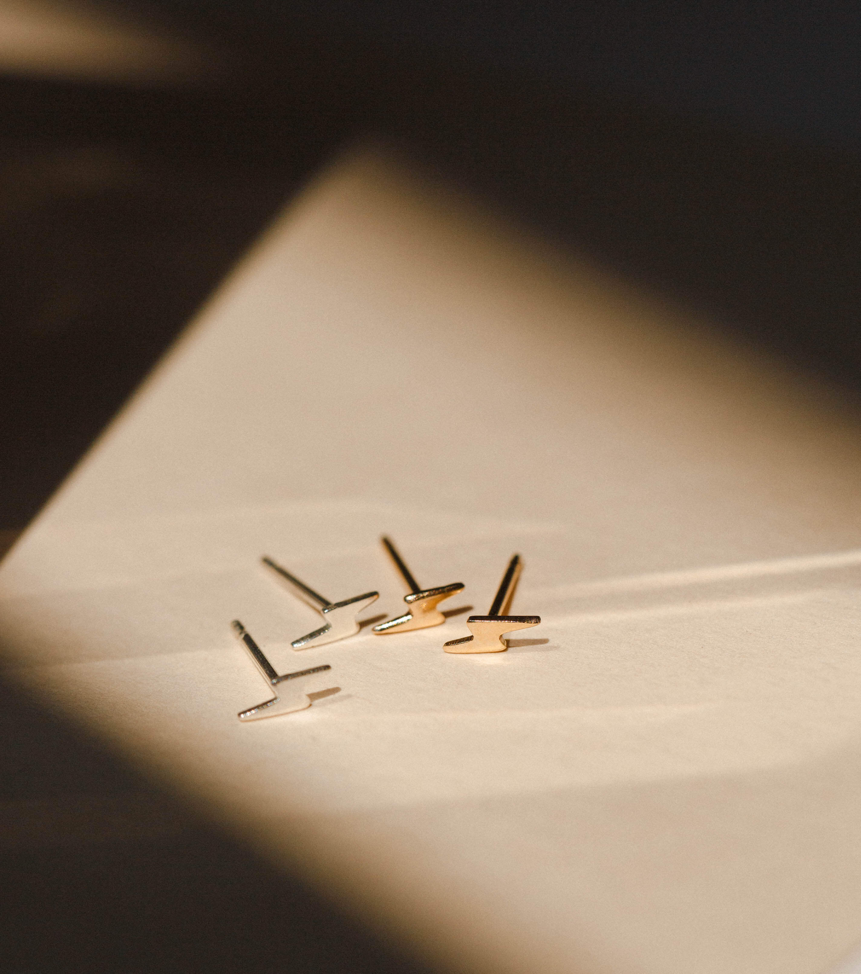 High Voltage Studs - Image 7