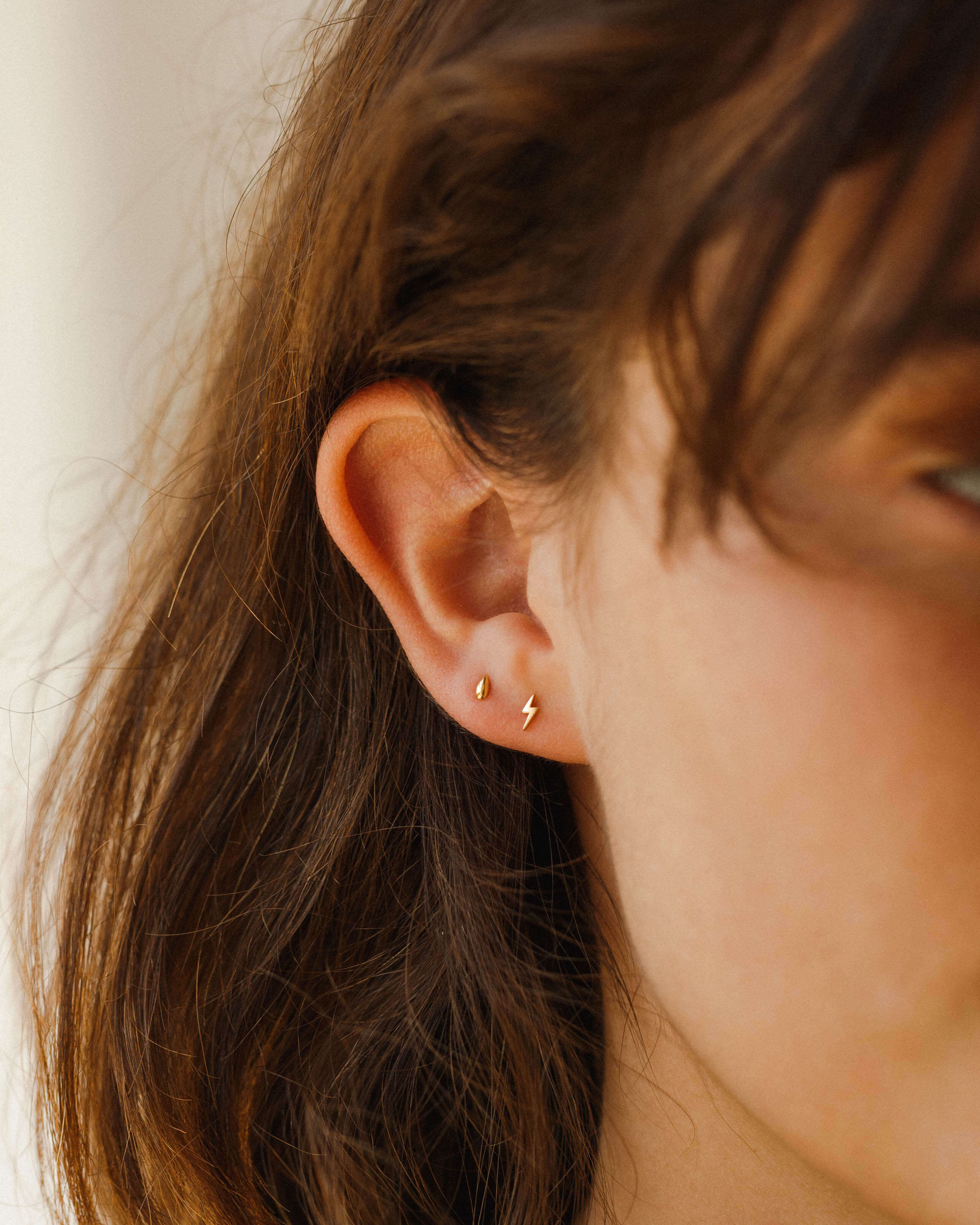 High Voltage Studs - Image 8
