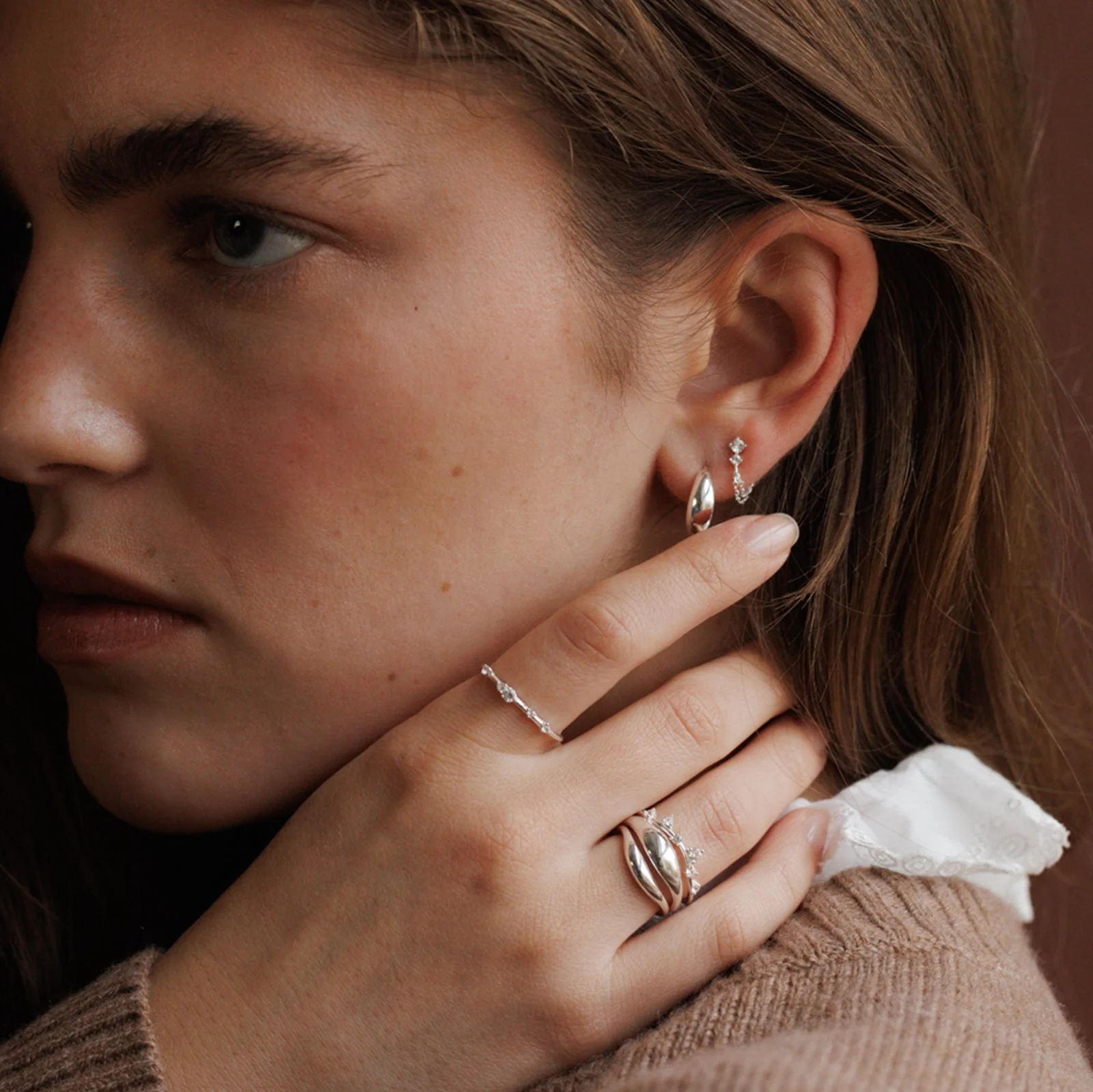Nyx Chain Studs - Image 9
