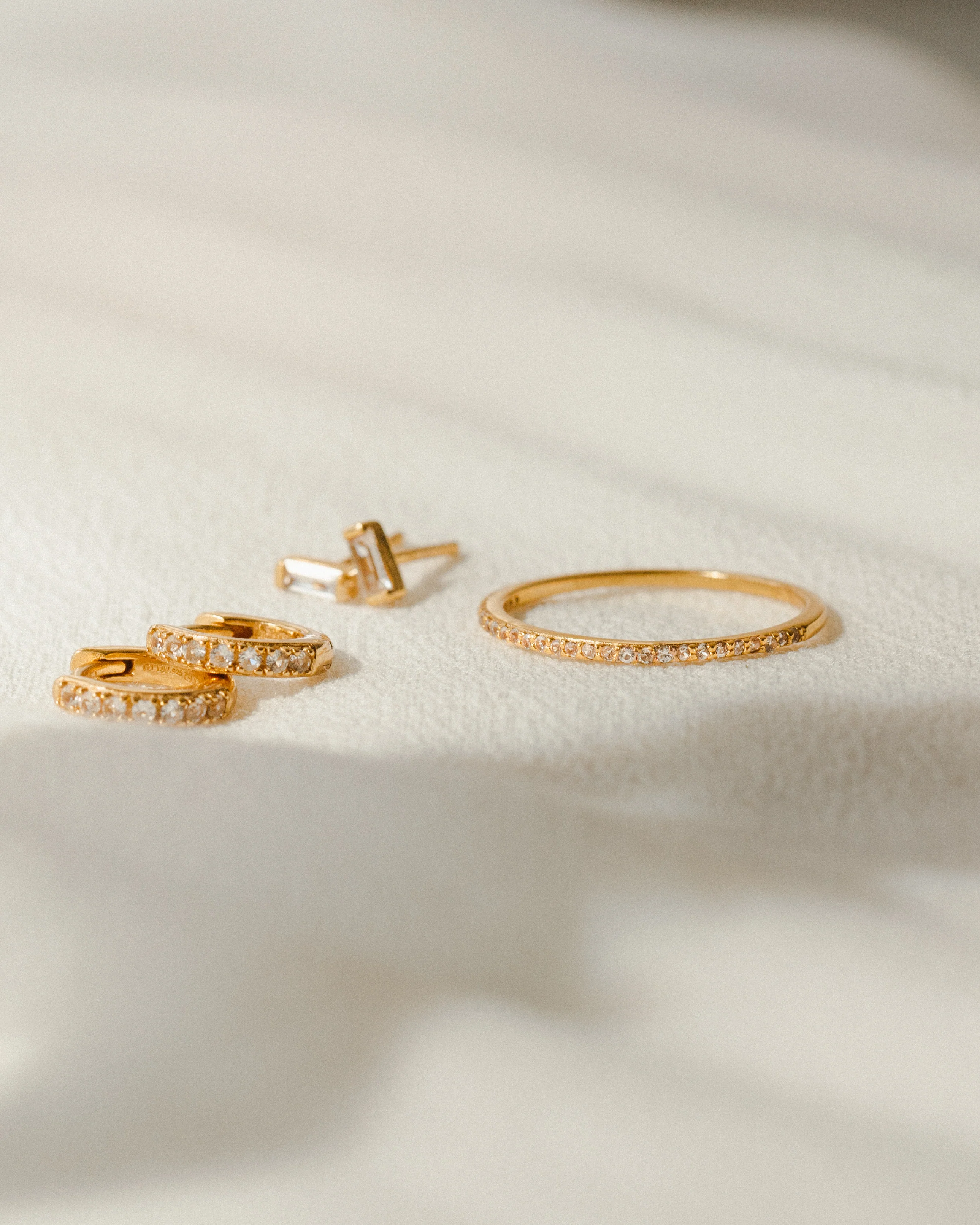 Odessa White Sapphire Ring - Image 4
