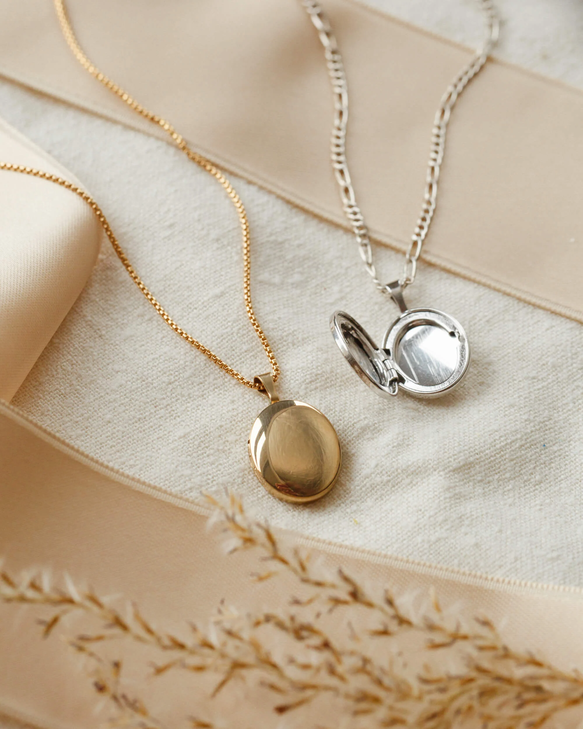 Oval Locket Necklace - Image 10