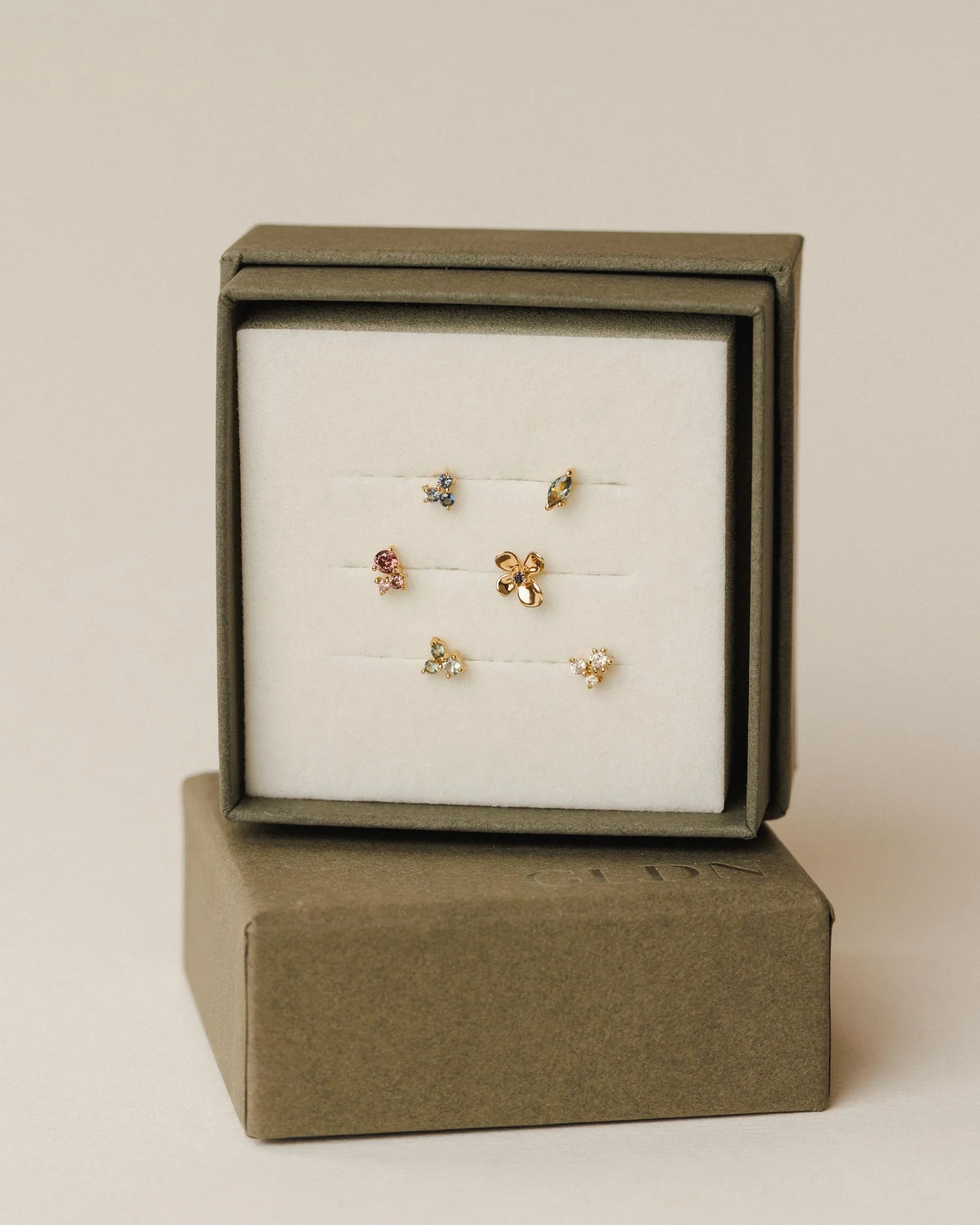 Poet's Palette Stud Set - Image 5
