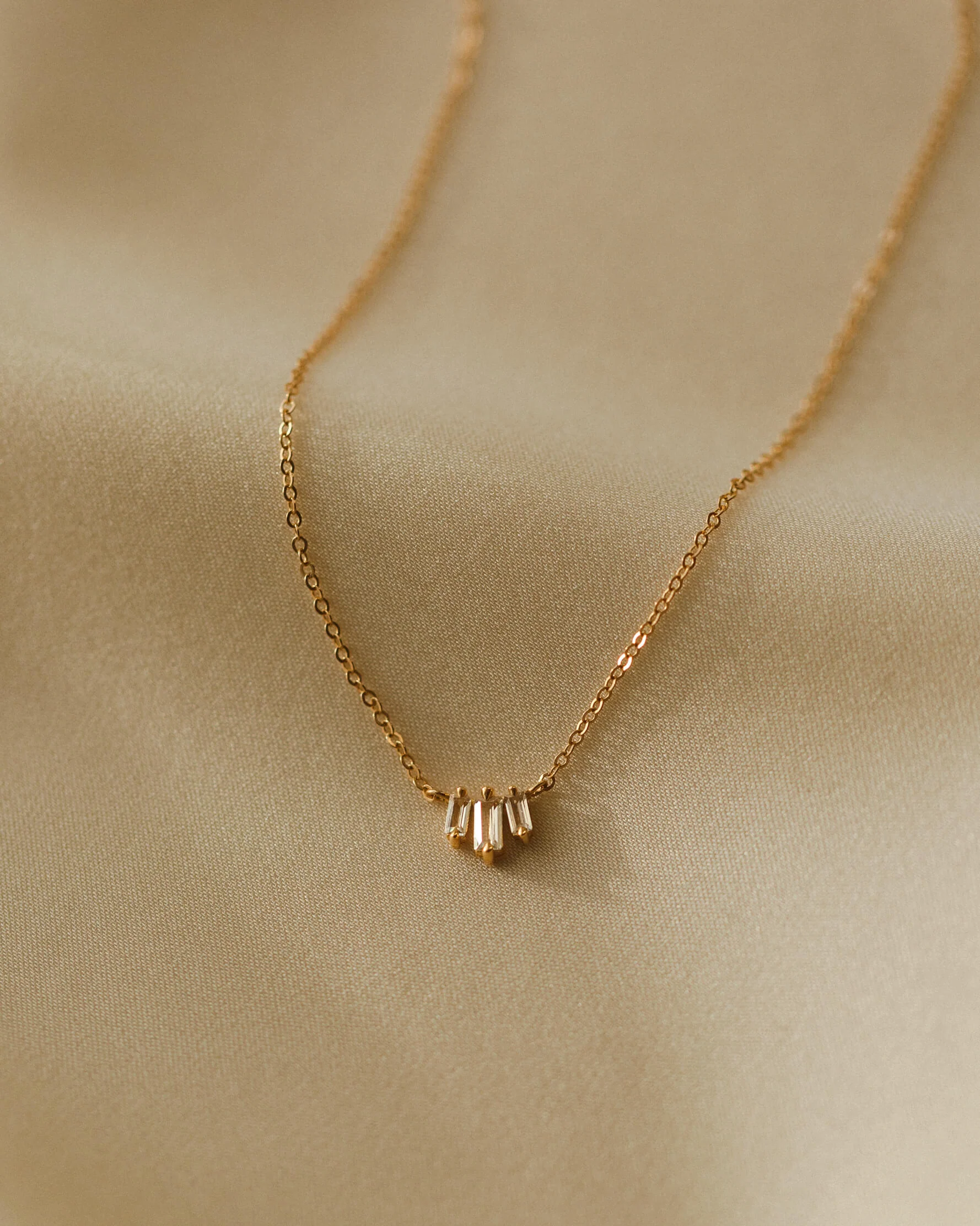 Prisma White Sapphire Necklace - Image 3