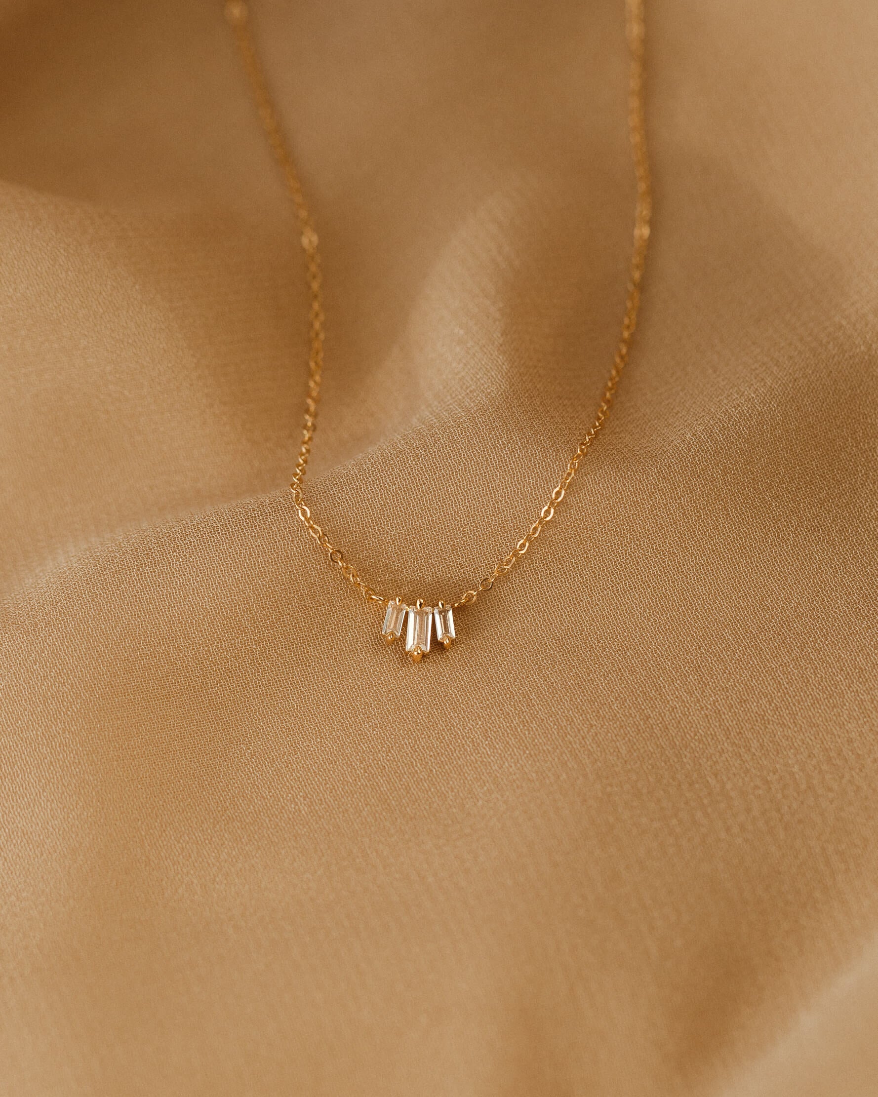 Prisma White Sapphire Necklace - Image 7