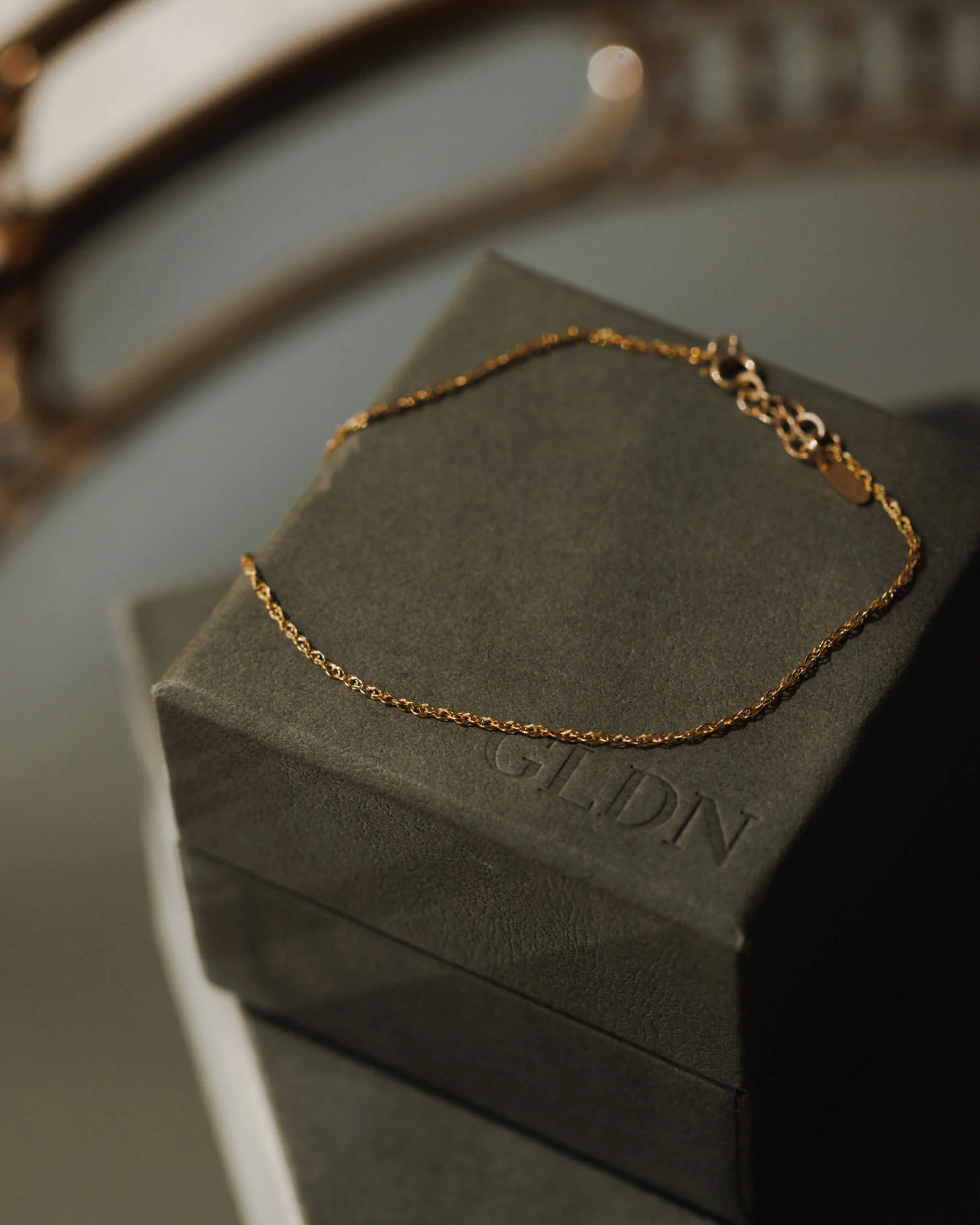 Shimmer Chain Bracelet - Image 7